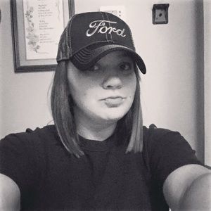 Meet your Posher, Hali